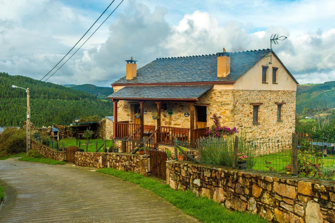Apartamentos Rurales Tia Vicenta Santa Eulalia de Oscos Dış mekan fotoğraf