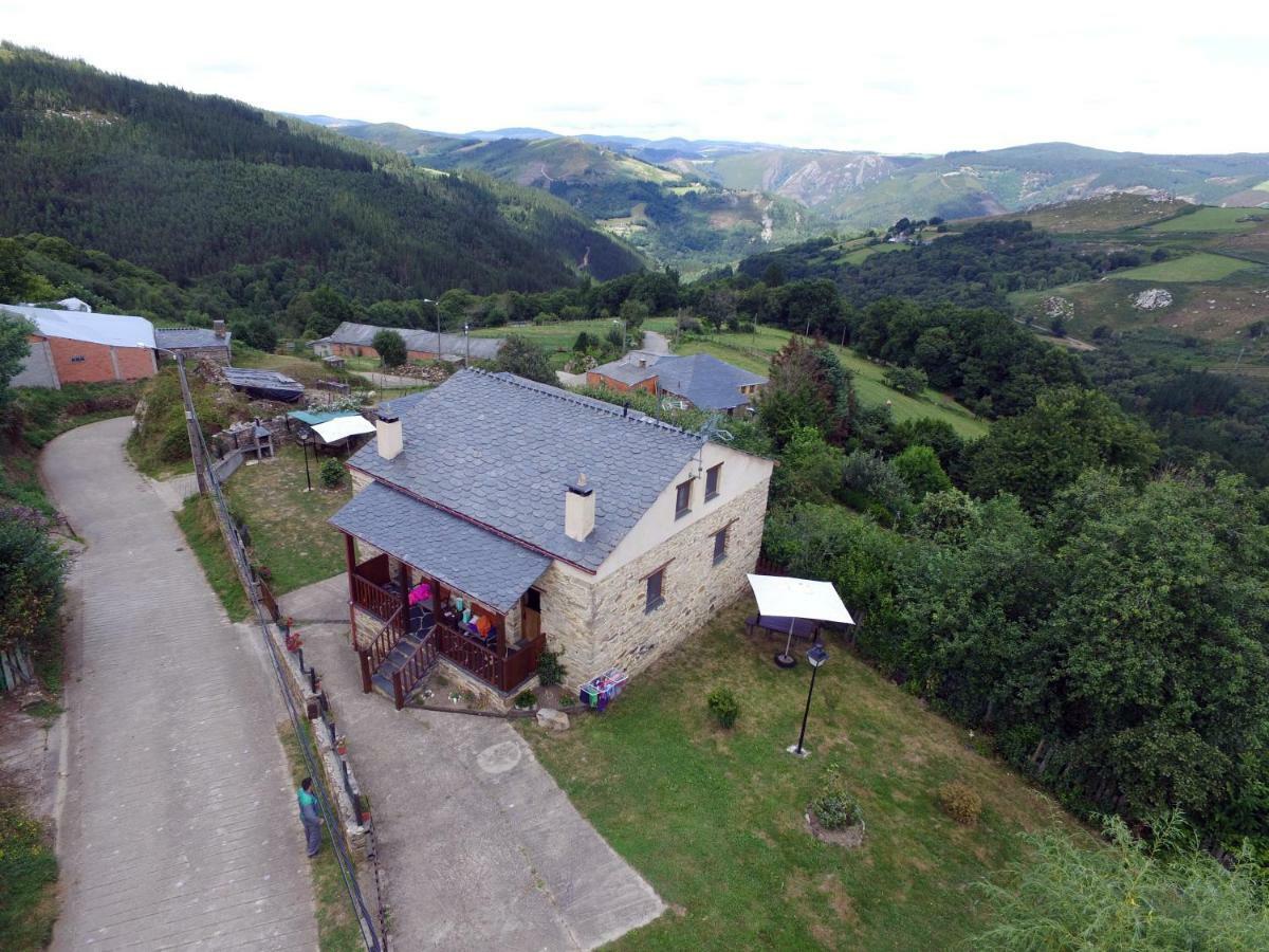 Apartamentos Rurales Tia Vicenta Santa Eulalia de Oscos Dış mekan fotoğraf